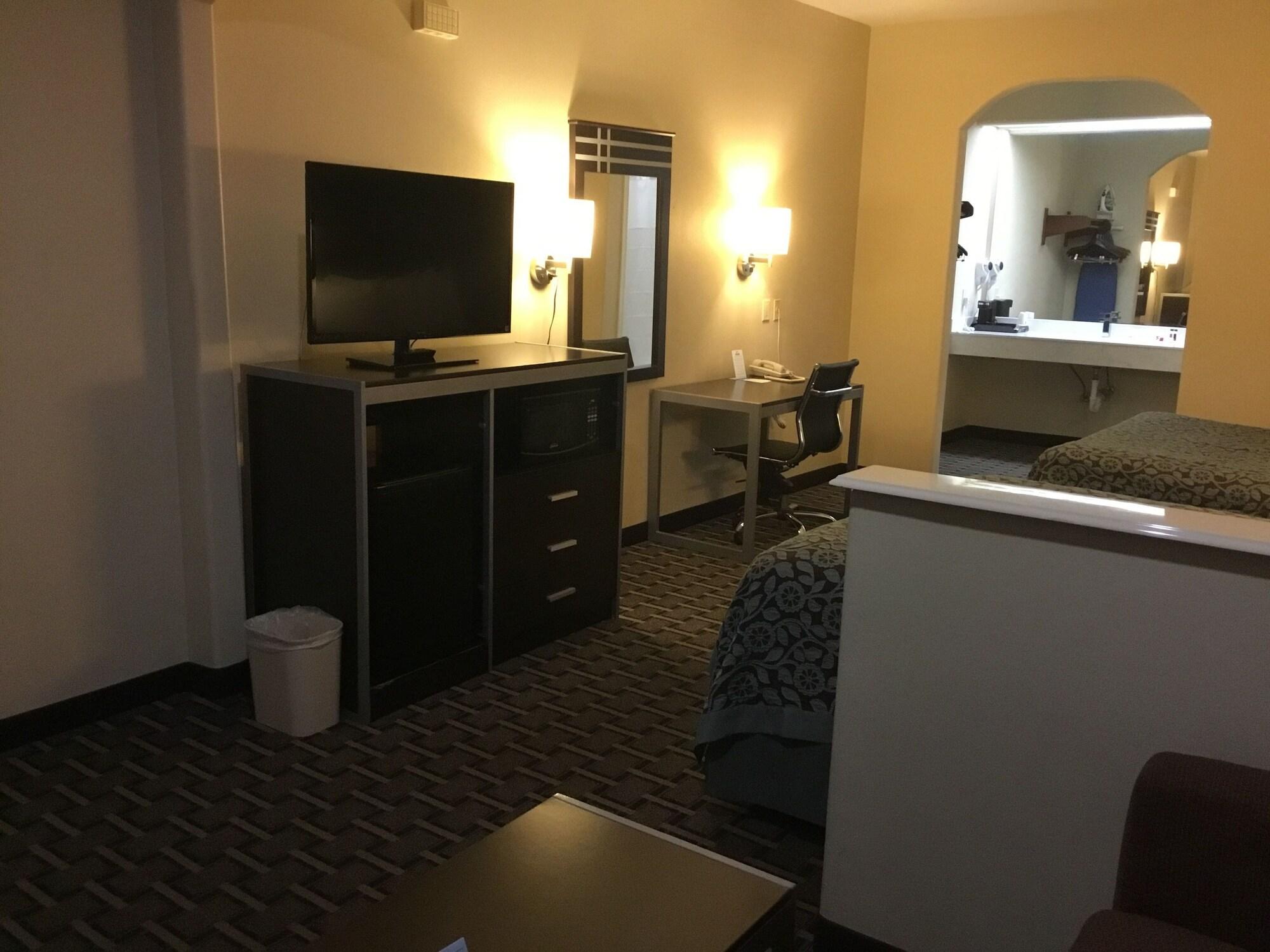 Days Inn & Suites By Wyndham Houston North - Spring Eksteriør billede