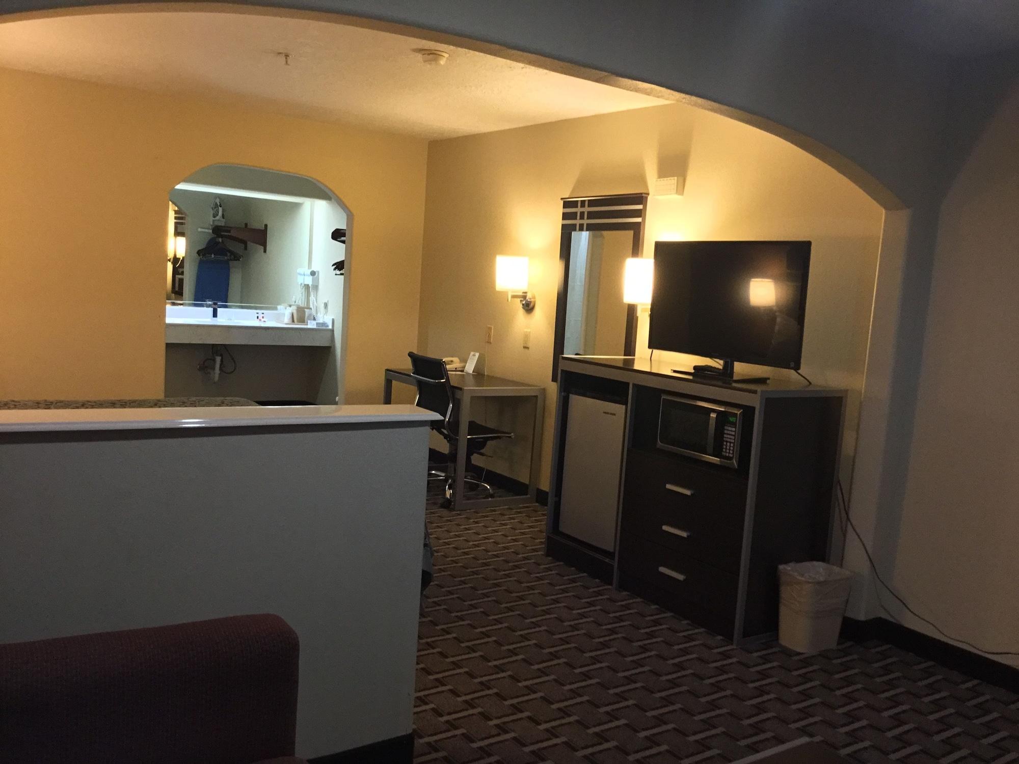 Days Inn & Suites By Wyndham Houston North - Spring Eksteriør billede