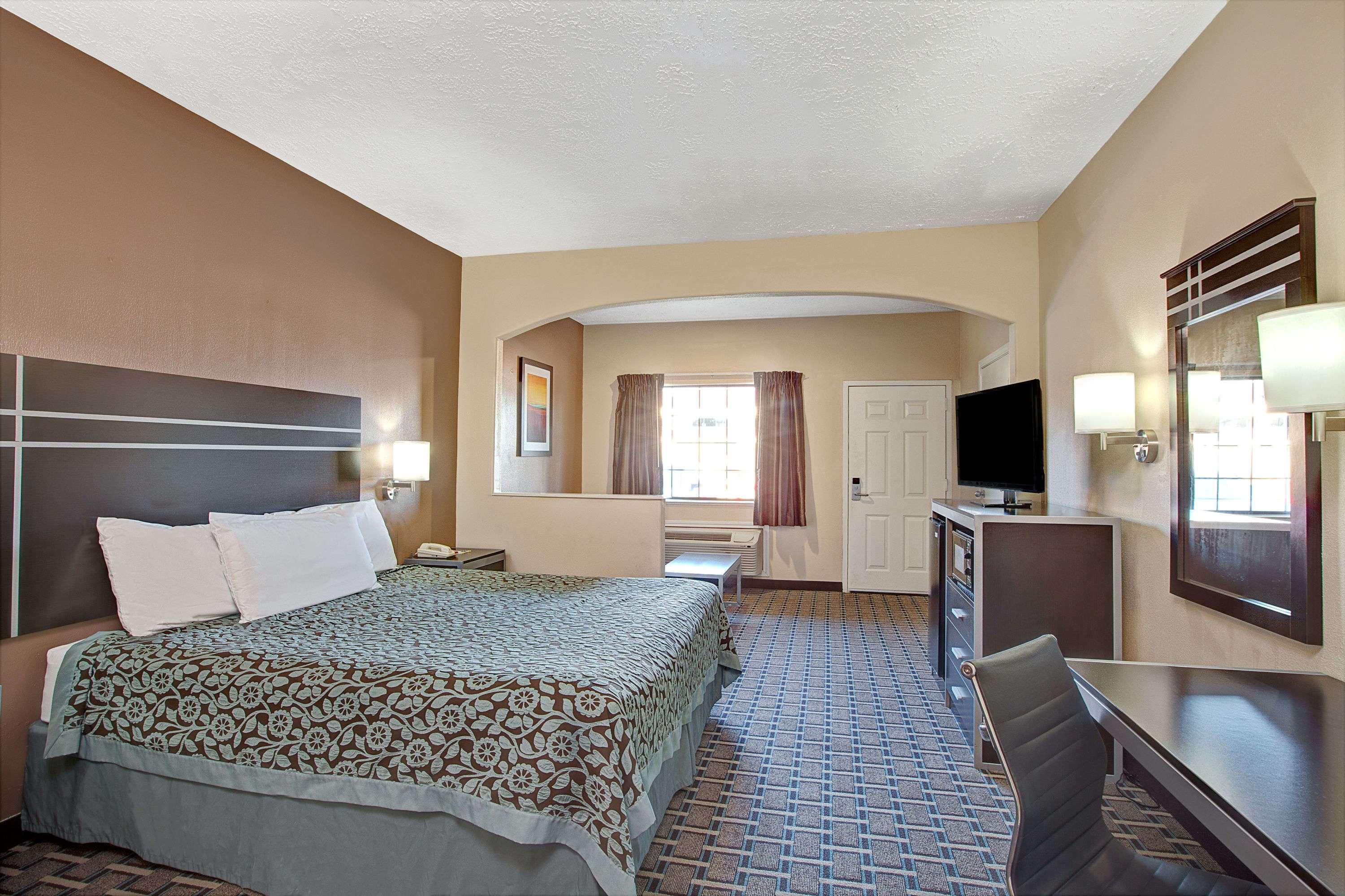 Days Inn & Suites By Wyndham Houston North - Spring Eksteriør billede