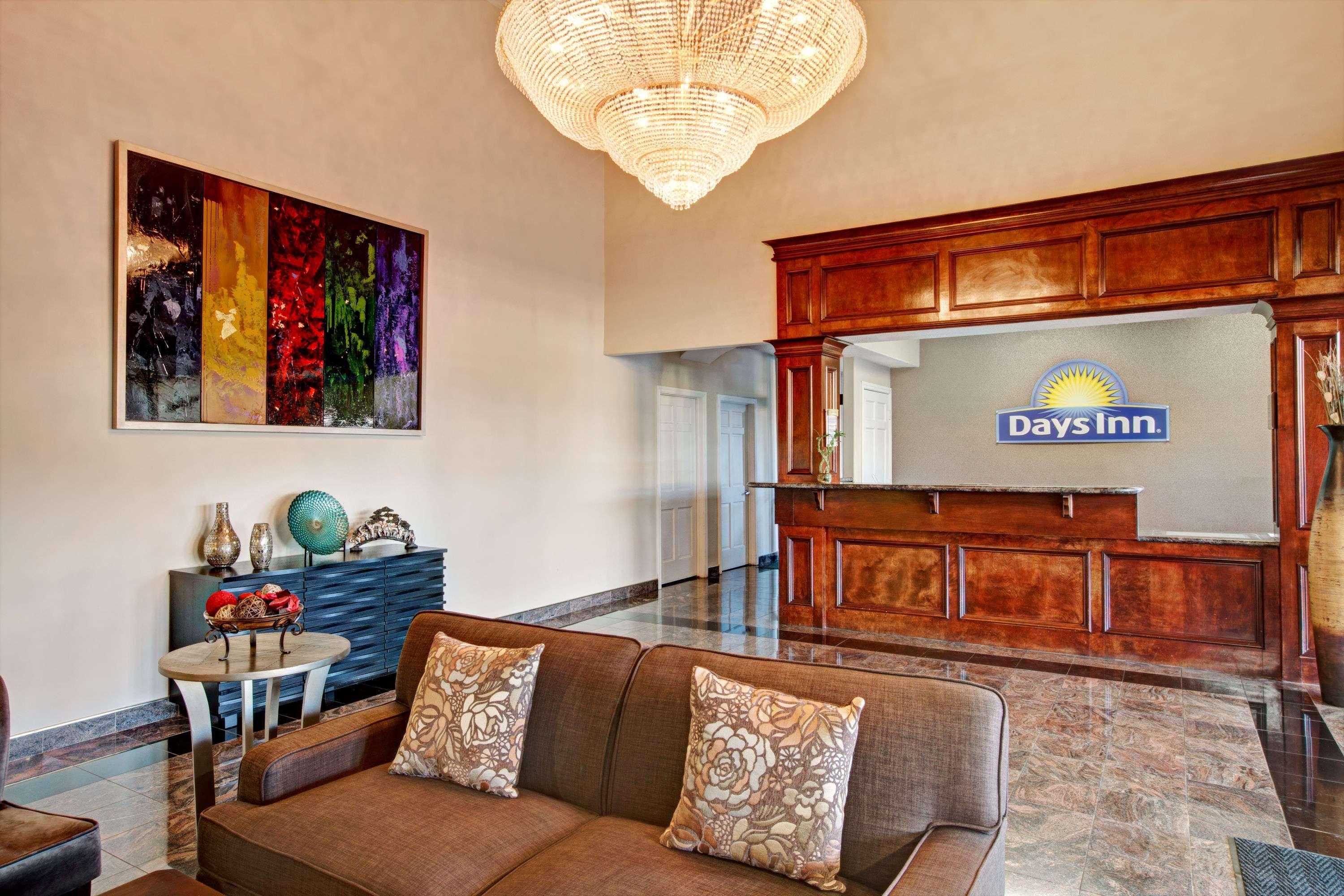 Days Inn & Suites By Wyndham Houston North - Spring Eksteriør billede