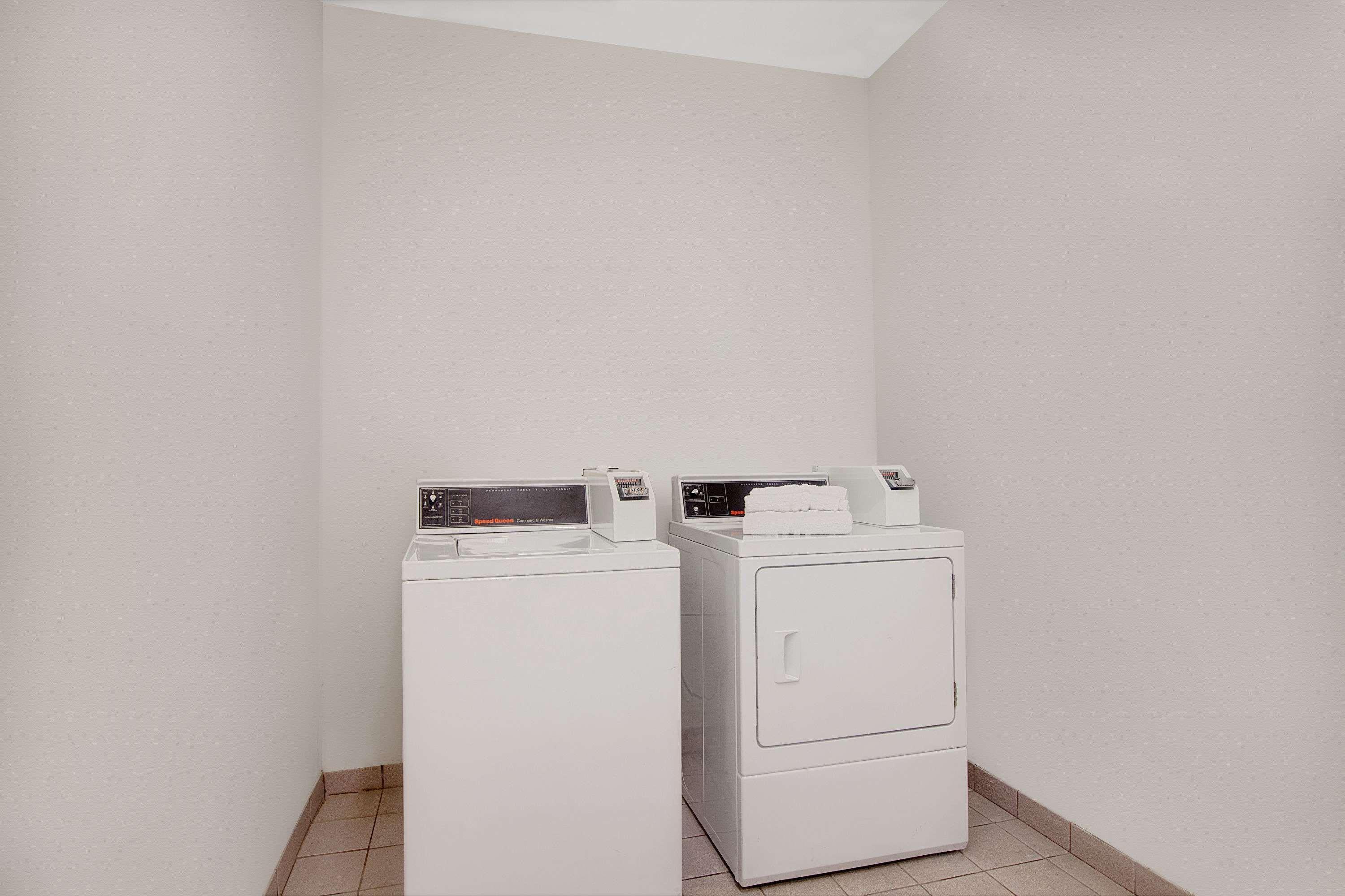 Days Inn & Suites By Wyndham Houston North - Spring Eksteriør billede